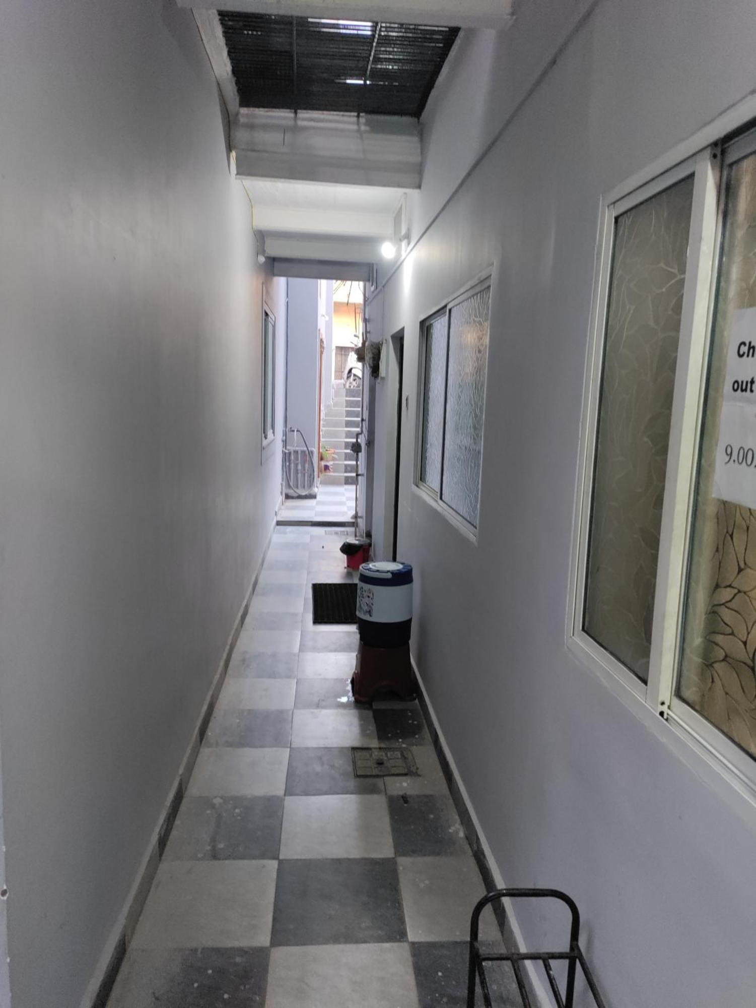 Ramashray Guest House اوجاين المظهر الخارجي الصورة