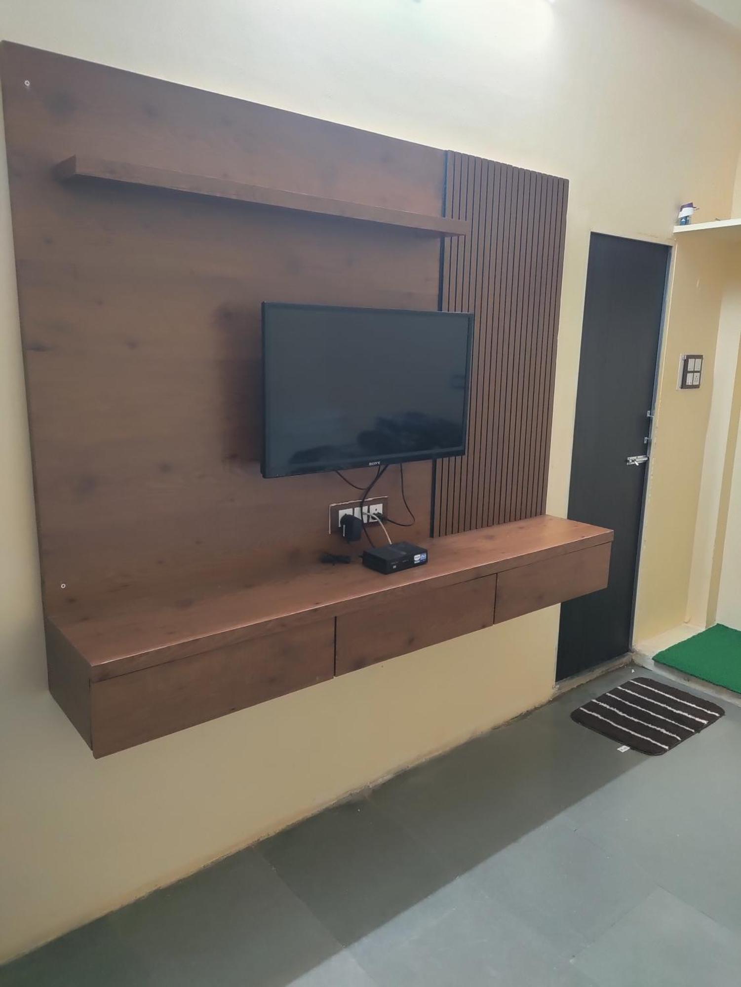 Ramashray Guest House اوجاين المظهر الخارجي الصورة